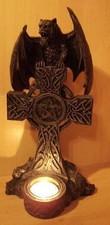 Fledermaus mit Kreuz