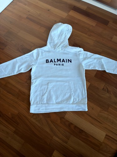 Kinder balmain paris logo - kinder,