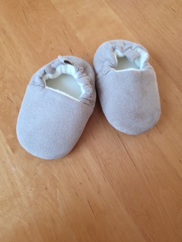 Baby hausschuhe neuwertig - h&m,