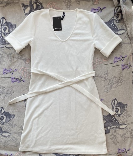 Neues weißes kleid mit - neues,