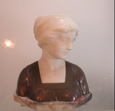 Große Büste Skulptur Frau