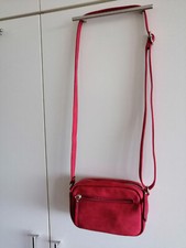 Sportliche Schultertasche mit Lochmuster u. Reißverschl. * Elegant * Rot * Neu *