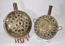 2x alte ORIENTALISCHE FELDFLASCHE aus Messing & Kupfer Pulverflasche Islamisch