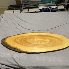 Großes Käsebrett mit  Rinde lackiert ca 90x30 cm, für Büfett oder Party 