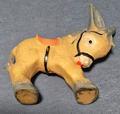 Esel spielzeugfigur liegend - esel,