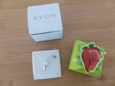 Halskette Kette Anhänger silber Erdbeere blauer Stein Modeschmuck Avon Neu OVP