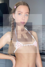 Nr. 19208 - Erotisches Pin Up Foto in Hochglanz Qualität - Größe 10x15 cm