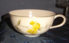 Hutschenreuther Juwel Teetasse Tasse Elfenbein mit Goldrand Vintage Porzellan