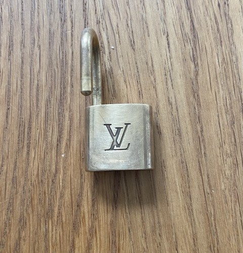 Louis vuitton schloss padlock - louis,