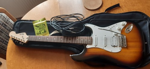 Gitarre wenig gespielt - e-, ,