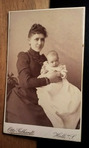 Junge frau mit baby - junge,