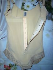 Strammes Latex Mieder Korsett Body Gr. M haut RV &Häk. Spitze ShaperX neu (lu90