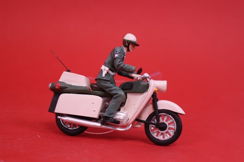 Prehm 500125 ddr - polizist, auf