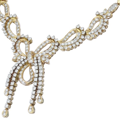 Necklace brilliant diamonds
