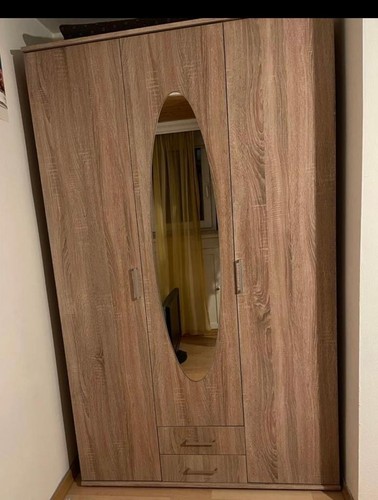 Kleiderschrank - ,