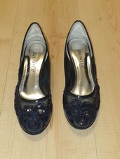 Neue nachtblaue Lederpumps