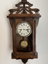 Wanduhr Holzkasten mit Uhr, Pendel zum Aufziehen