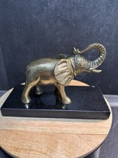 Goldener elefant skulptur auf - elefant,