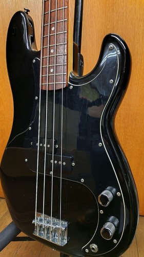 Squier fender bass - squier, p-bass