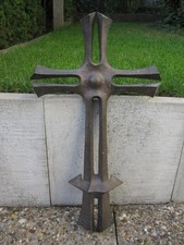 altes Kreuz Grabkreuz Gusseisen