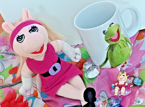Muppets set miss - muppets,