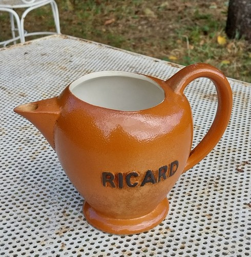 Ricard werbekrug farbe braun - farbe,