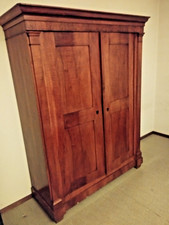 Antiker Barock-Klassizismus Dielenschrank, feine Linien und original antik