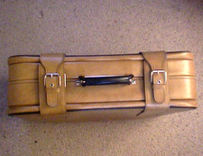 Alter  Kunstleder  Reisekoffer  ca.  60 cm×40cm×15 cm + Schlüssel Unterbettenbox