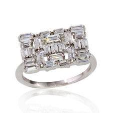 Silberfarbenes Ring Aus