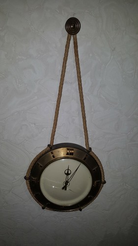 Alte wanduhr kordeluhr mit - /,
