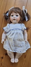 Porzellanpuppe 33 cm