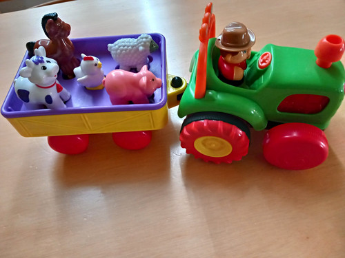 Spielzeugtraktor mit
