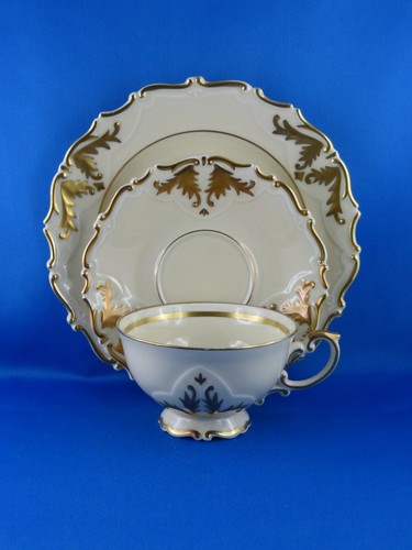 Altes porzellan gedeck - tasse, /