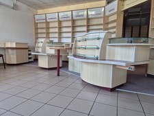Ladeneinrichtung gebraucht, Apotheke: Schubschränke, Verkaufstische, Regale