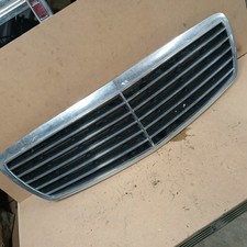 Mercedes-Benz W211 Grill