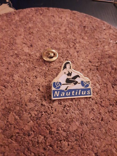 Pin nautilus sporthalle - pin's,