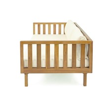 Elegant Beige Daybed: 3-Seater