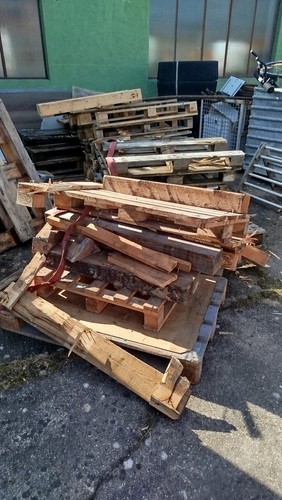 Brennholz alte paletten - brennholz,