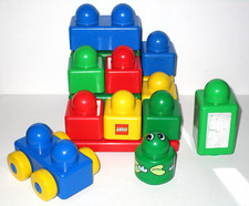 Lego Duplo Primo ~ Babyspielzeug ~ Bauplatte Bausteine Auto Rasselstein