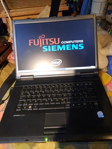 Zwei fujitsu siemens esprimo - zwei,