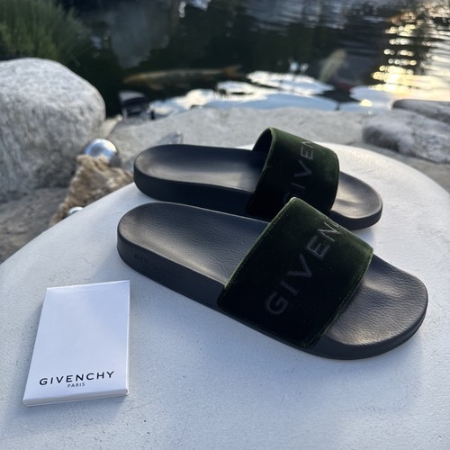 Givenchy logo pool - logo, neu