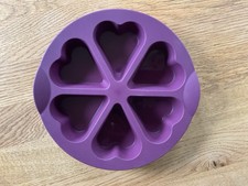 Unbenutzt- TUPPERWARE Silikon 6er Herz-Backform,lila,rund, -200 Grad