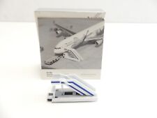 Herpa Scenix Series 1:200 551793 selbstfahrende Fluggasttreppe in OVP A2596