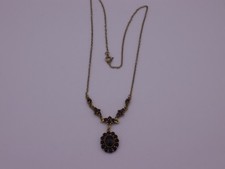 schönes Granat - Collier/
