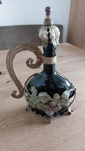 Bocksbeutel-Weinflasche-Glas