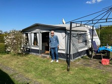 Caravan auf Dauerplatz  Dethleffs  Beduine  6,50m lang 2,20m breit mit Vorzelt 