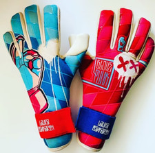 Matchworn & signierte Torwarthandschuhe Laura Benkhart (10.4.21)