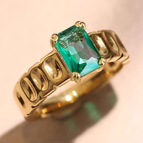 Goldener ring mit - goldener,