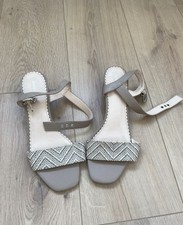 Sandalen mit Absatz Graceland