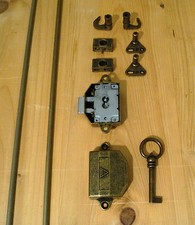 Drehstangenschloß für Schranktüren, Oberfläche Messing-Antik